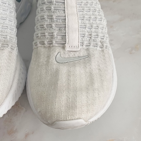 NIKE || React Phantom Sneakers - Picture 9 of 13
